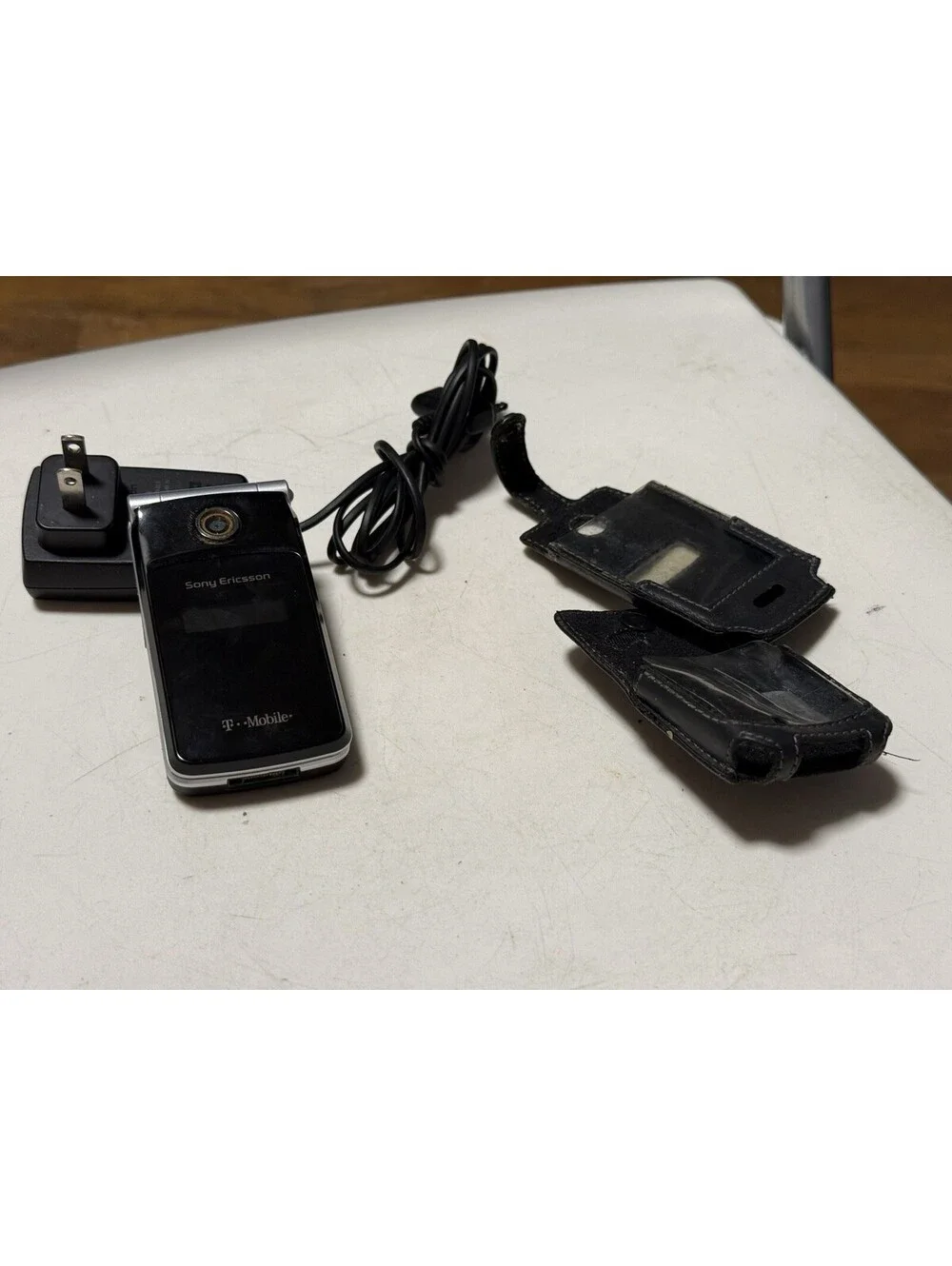 Sony Ericsson TM506 Flip Cell Phone Black  T-Mobile